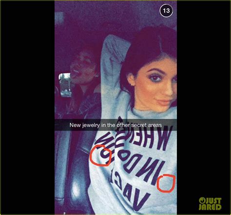 Kylie Jenner Confirms Nipple Piercings With Snapchat。